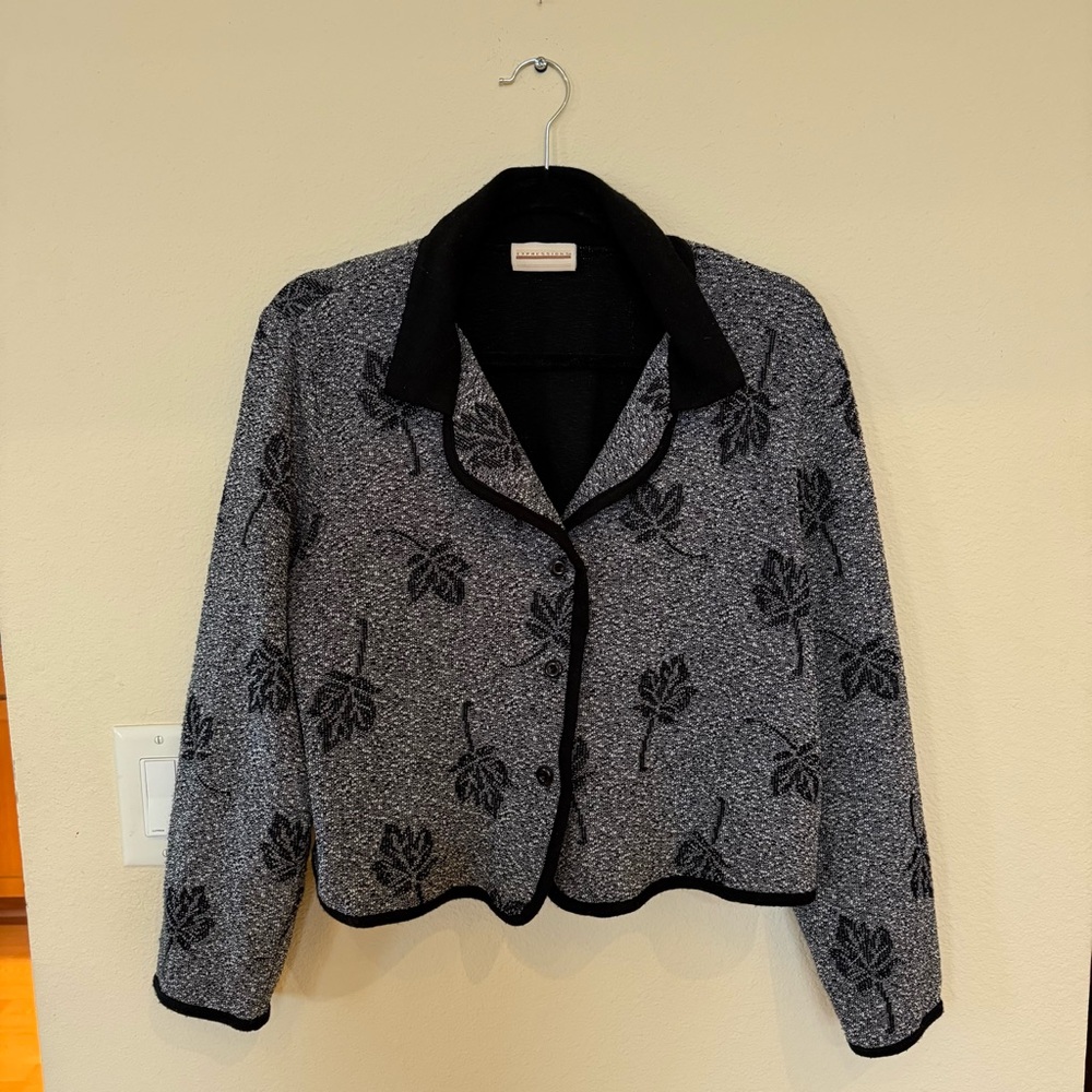 Vintage Women’s Black and Gray Cardigan